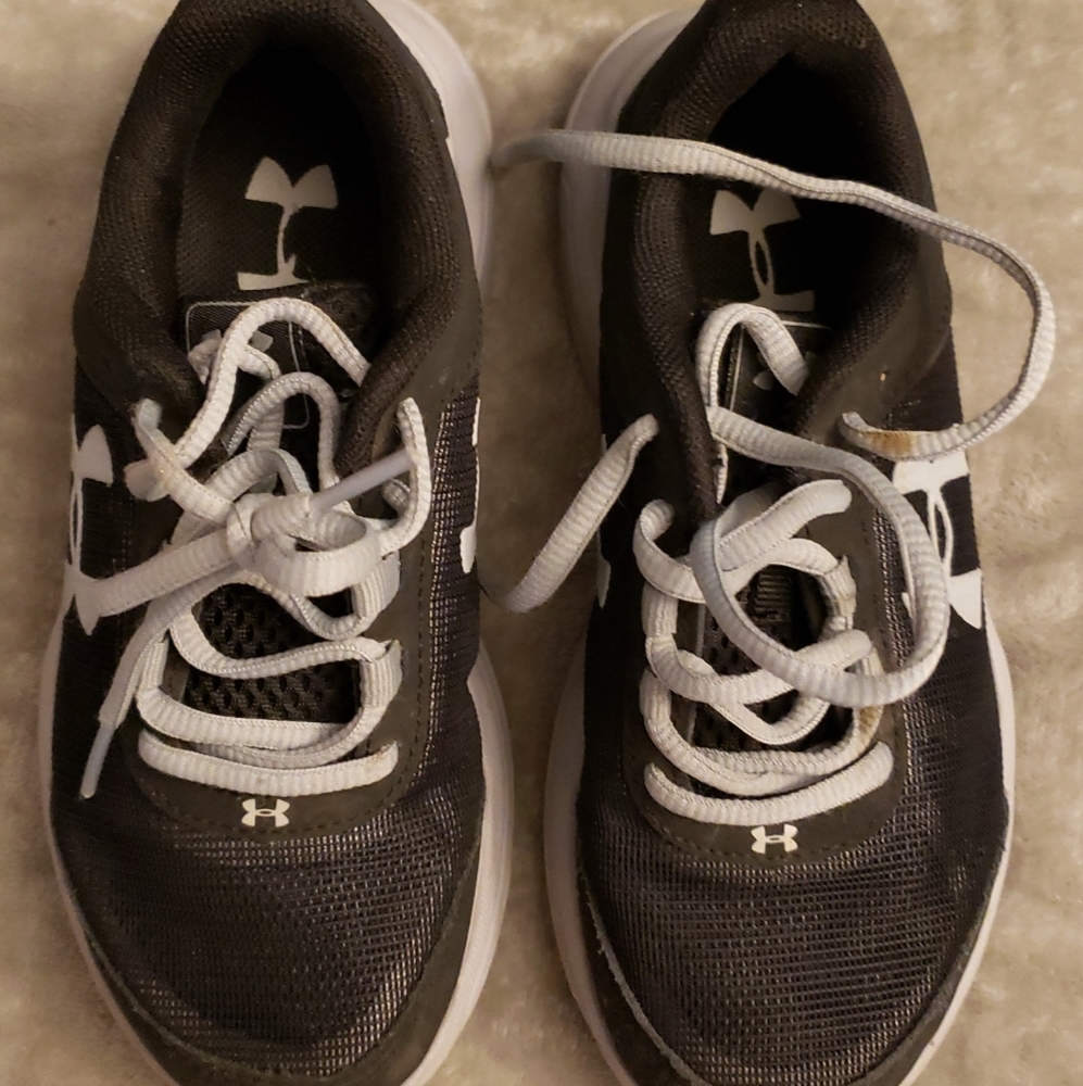 Kids Tennis Shoes